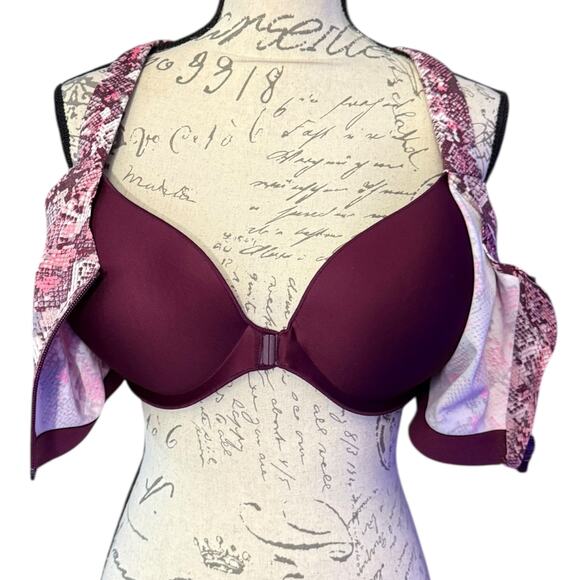 Victoria's Secret Sport Maroon Pink Underwire Sports Bra Size 38D - Picture 2 of 3
